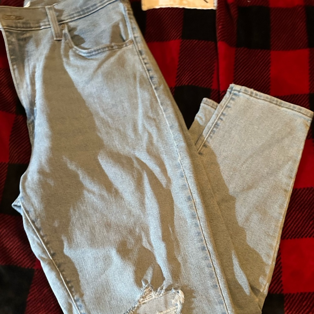 Levi high rise mom jeans Excellent condition size 32